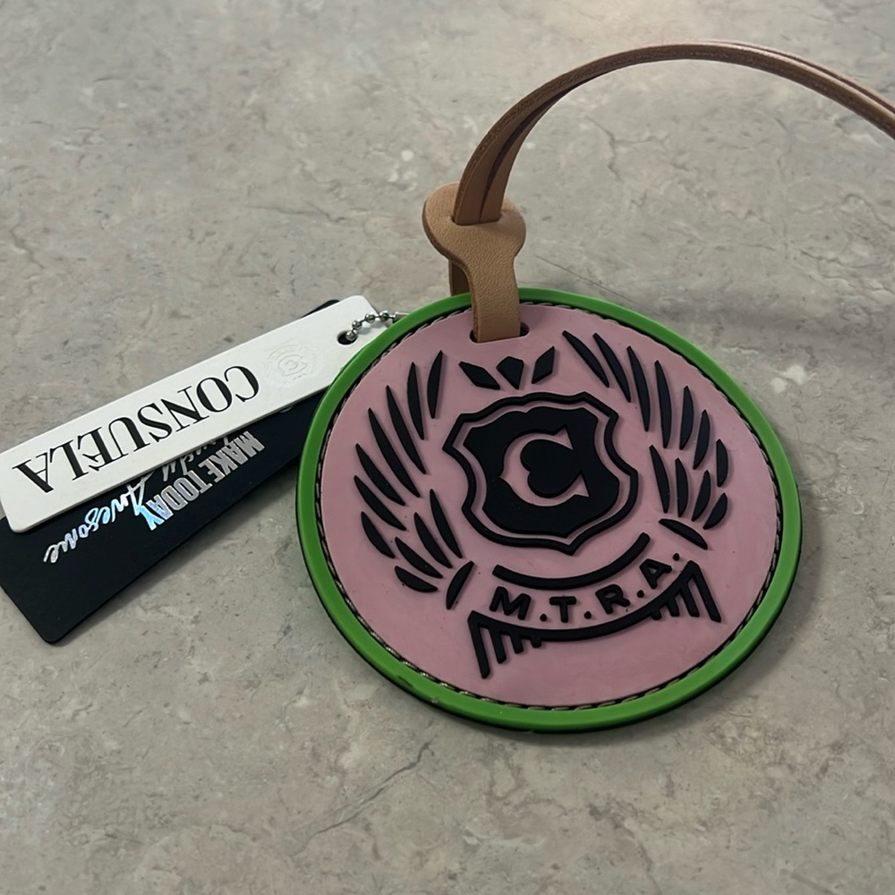 Consuela luggage tag